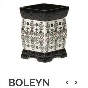 Boleyn Scentsy Warmer